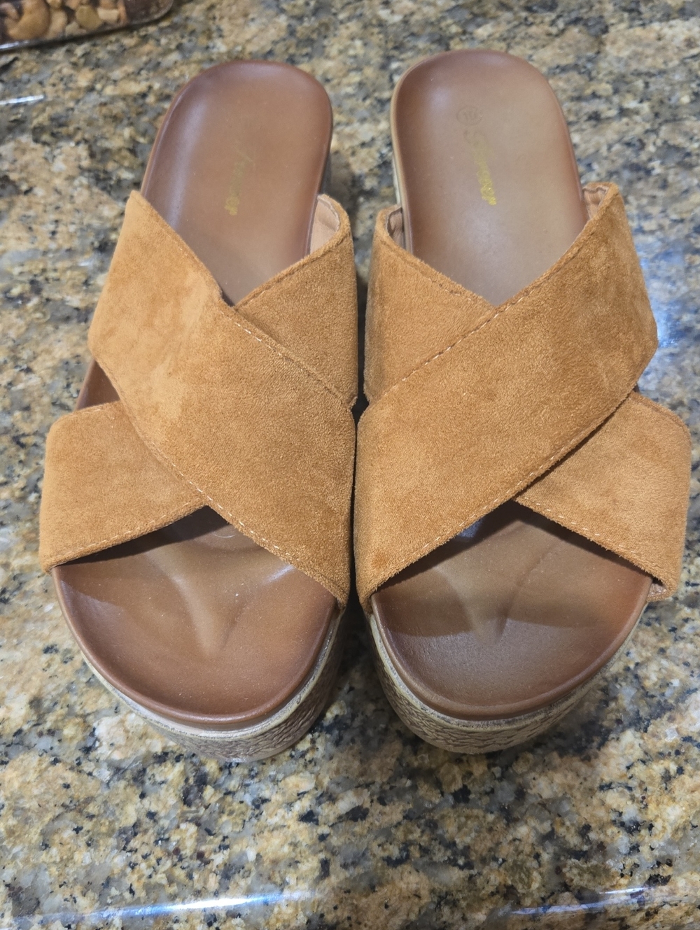 Women’s Tan Suede Cross-Band Platform Sandals Size 10